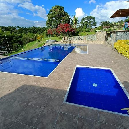 Hotel Campestre Los Mangos Quimbaya Exterior photo
