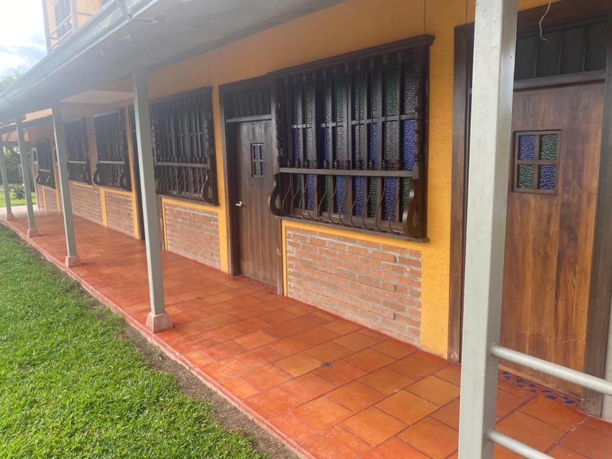 Hotel Campestre Los Mangos Quimbaya Exterior photo