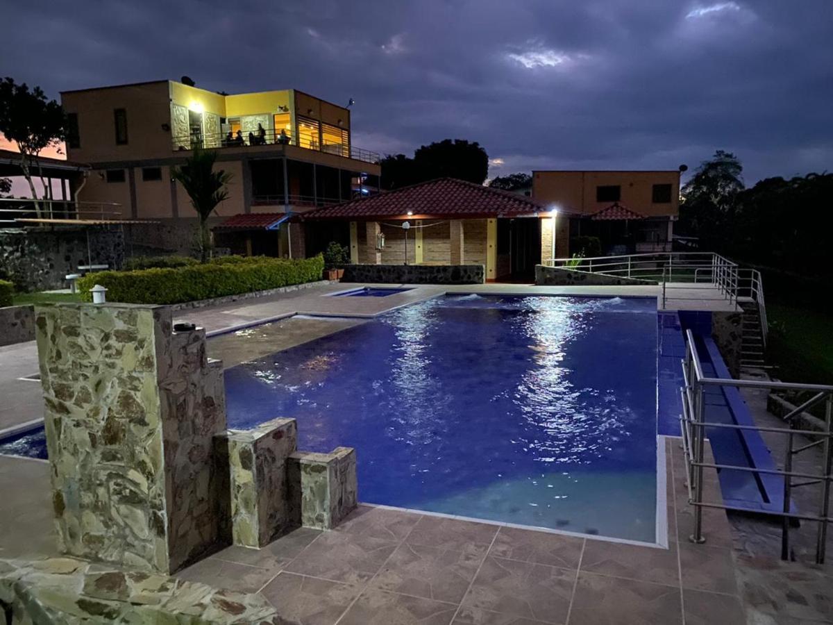 Hotel Campestre Los Mangos Quimbaya Exterior photo