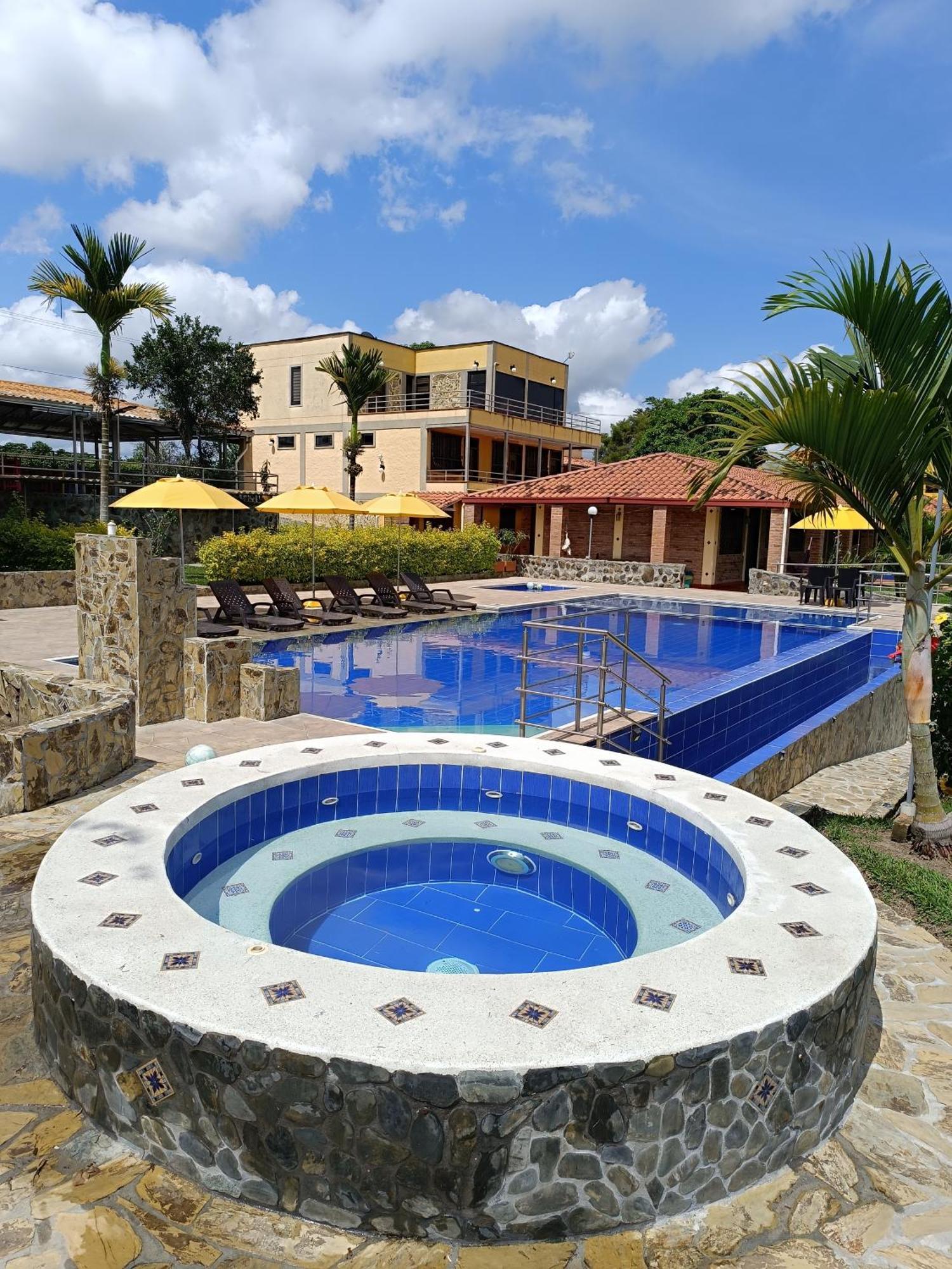 Hotel Campestre Los Mangos Quimbaya Exterior photo