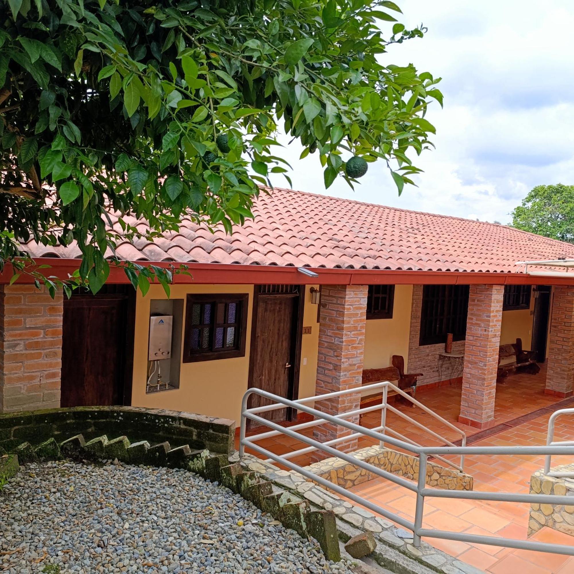 Hotel Campestre Los Mangos Quimbaya Exterior photo