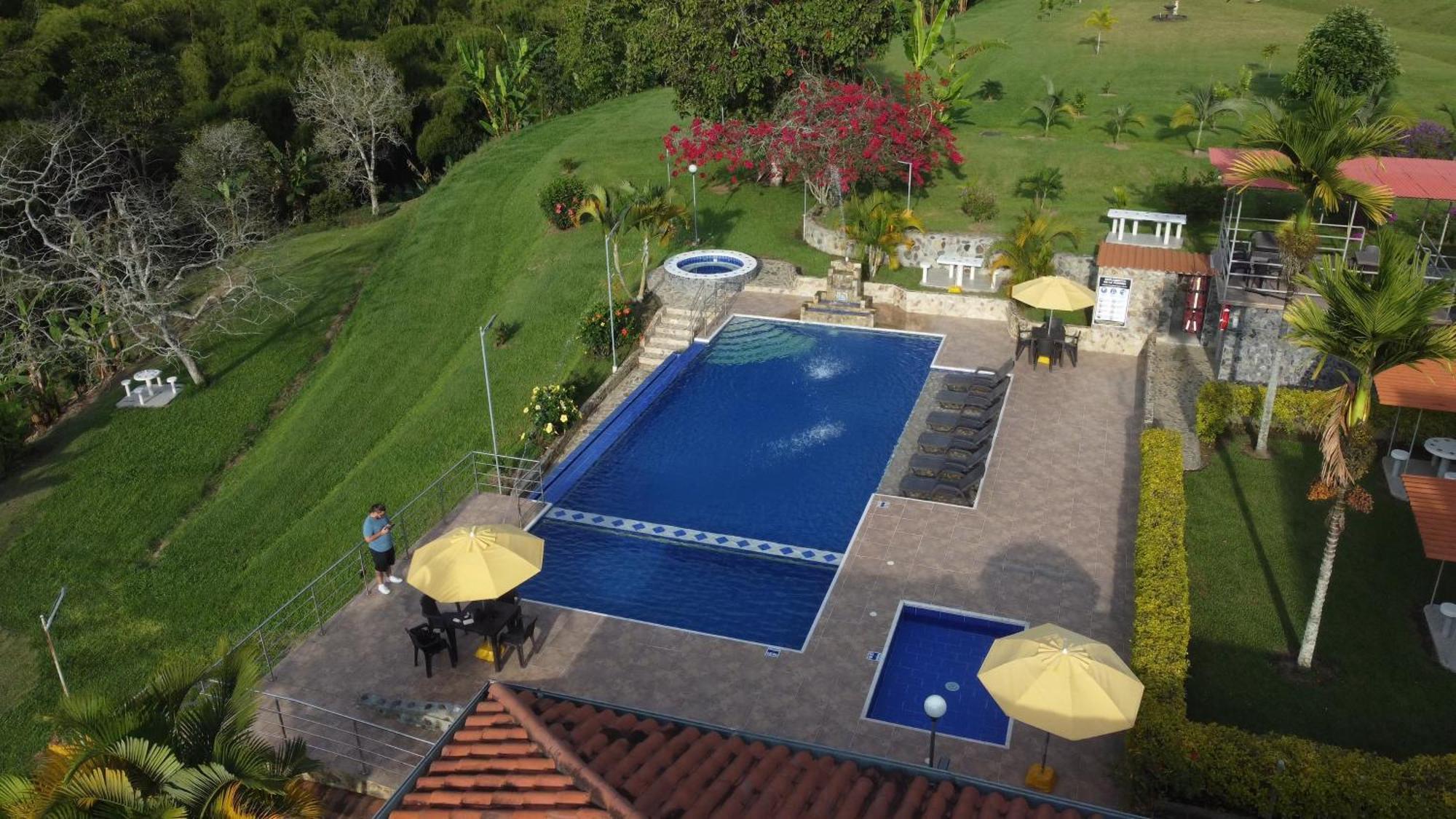 Hotel Campestre Los Mangos Quimbaya Exterior photo